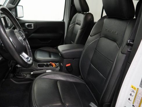 Certified 2019 Jeep Wrangler Unlimited Sahara w/ Cold Weather Group image 16