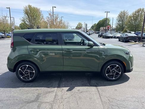 Used 2023 Kia Soul EX FWD image 9
