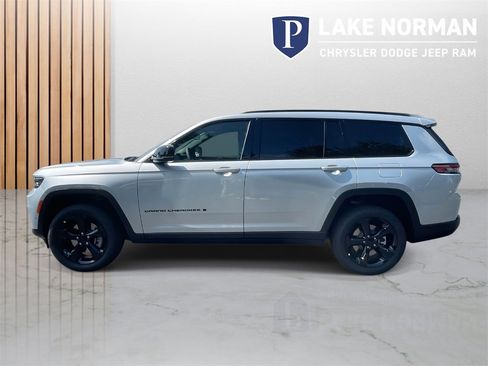 New 2025 Jeep Grand Cherokee L Limited image 6