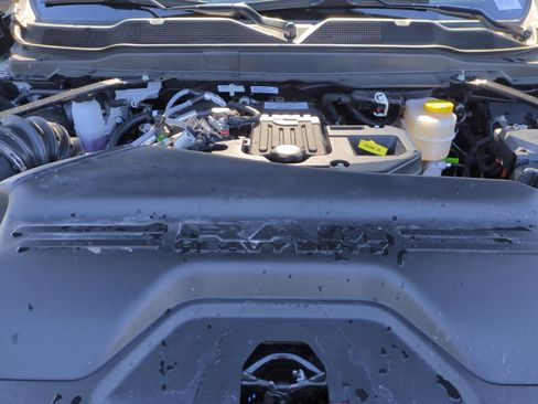 New 2026 RAM 2500 Laramie AWD/4WD image 21
