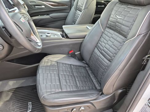 Used 2024 Cadillac Escalade Sport Platinum w/ LPO, ONYX Package AWD/4WD image 16