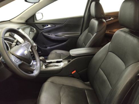 Used 2018 Chevrolet Malibu LT w/ Leather Package FWD image 17