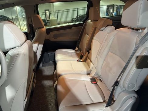 Used 2024 Honda Odyssey EX-L image 23