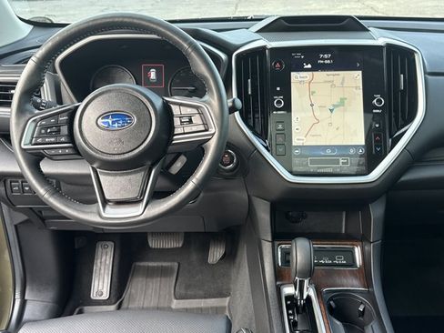 Used 2024 Subaru Ascent Touring AWD/4WD image 8