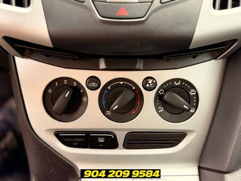 Used 2014 Ford Focus SE FWD image 17