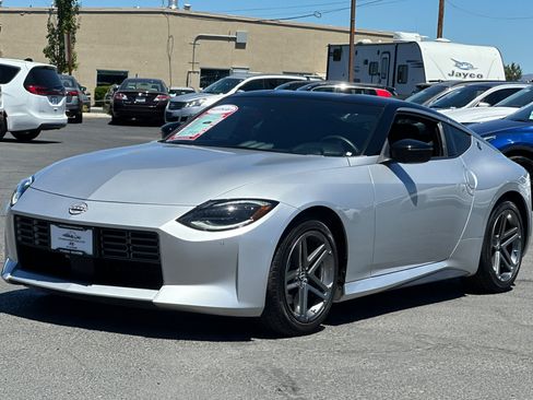 Used 2025 Nissan Z Sport w/ Floor Mat Package RWD image 8