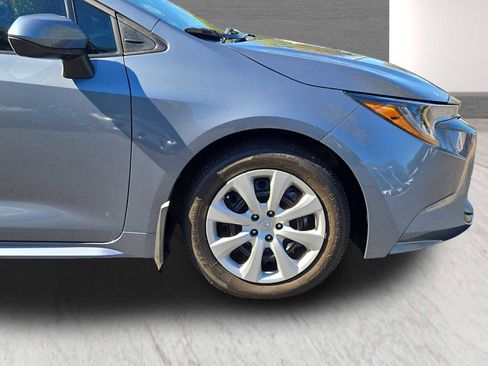 Used 2025 Toyota Corolla LE image 11