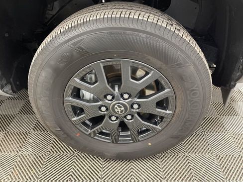 Used 2025 Toyota 4Runner SR5 image 37