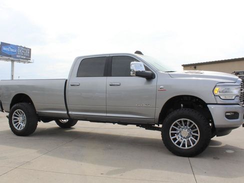 Used 2024 RAM 3500 Laramie AWD/4WD image 28