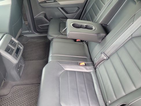 Used 2023 Volkswagen Atlas SEL Premium AWD/4WD image 11