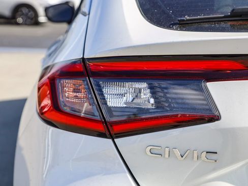 Used 2024 Honda Civic Sport Touring image 9