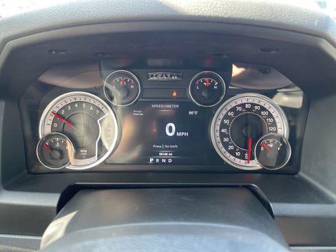 Used 2019 RAM 1500 Classic SLT w/ SLT Plus D←cor Group AWD/4WD image 15