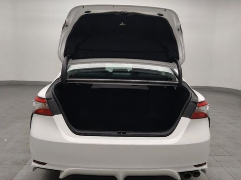 Used 2018 Toyota Camry SE image 29