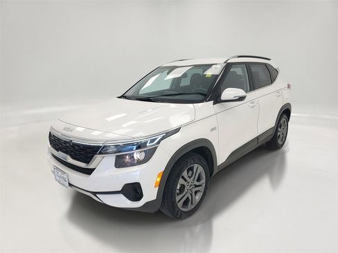 Certified 2023 Kia Seltos S image 3