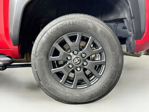 Used 2025 Toyota 4Runner SR5 AWD/4WD image 11