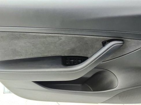 Used 2020 Tesla Model 3 Standard Range Plus image 33