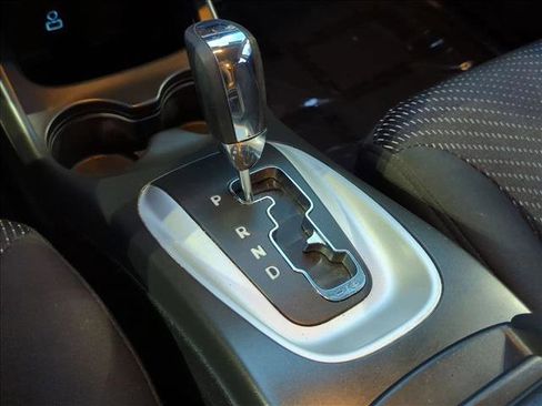 Used 2019 Dodge Journey SE FWD image 12