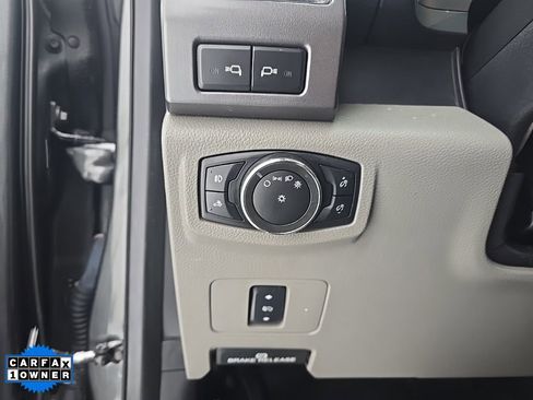 Used 2017 Ford F250 XLT w/ XLT Premium Package image 12