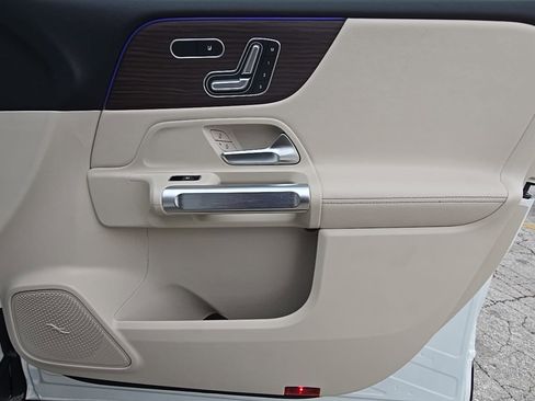 New 2026 Mercedes-Benz GLB 250 4MATIC image 37