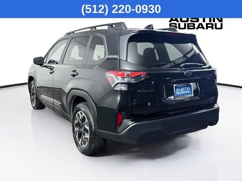 Used 2026 Subaru Forester Premium AWD/4WD image 6