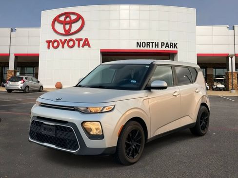 Used 2021 Kia Soul LX FWD image 1