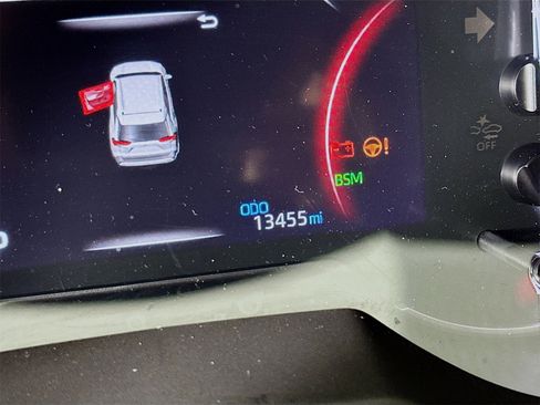 Used 2024 Toyota RAV4 XLE image 12