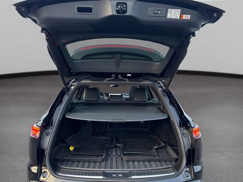 Used 2025 Toyota Crown Signia image 11