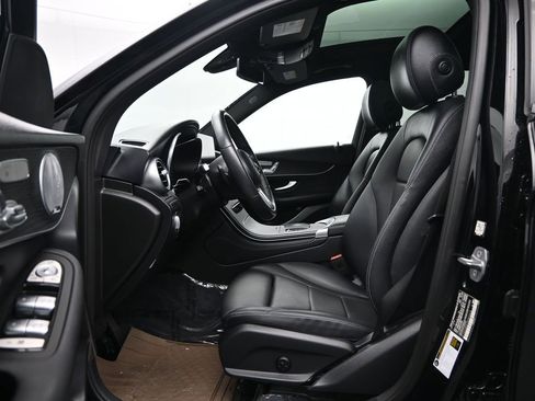 Used 2021 Mercedes-Benz GLC 300 4MATIC image 23