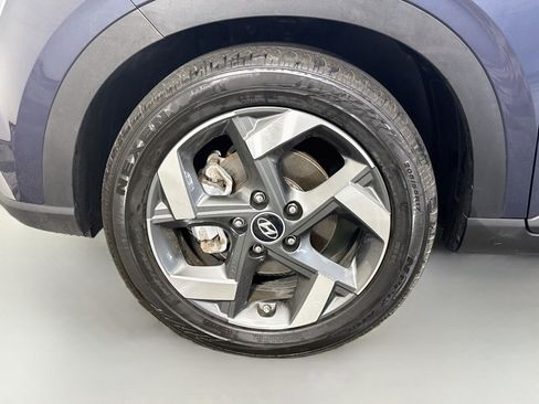 Used 2024 Hyundai Venue Limited FWD image 38