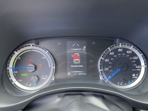 Used 2022 Toyota Highlander LE AWD/4WD image 25