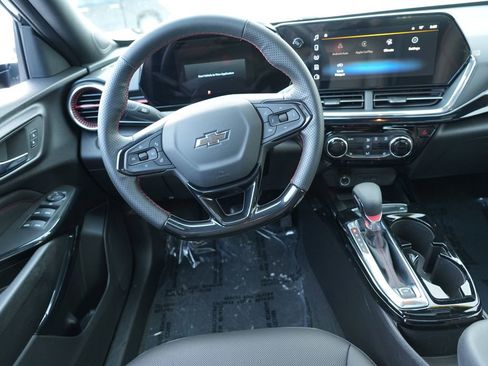 Used 2025 Chevrolet Trax RS w/ Sunroof Package image 20