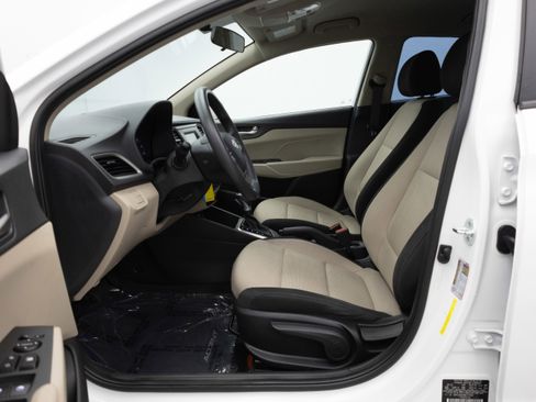 Used 2022 Hyundai Accent SE image 19