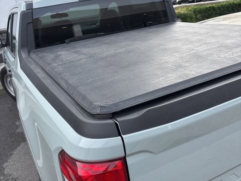 Used 2022 Ford Maverick XL image 3