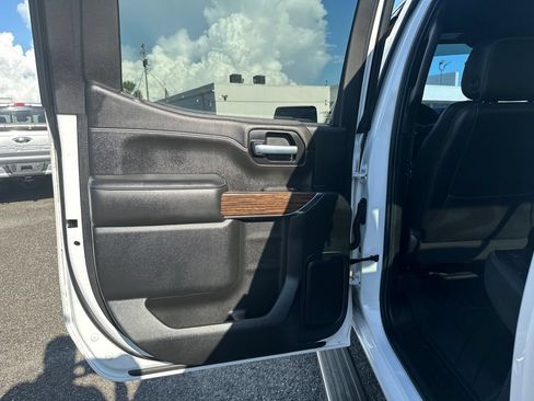 Used 2021 Chevrolet Silverado 1500 High Country w/ Technology Package AWD/4WD image 13