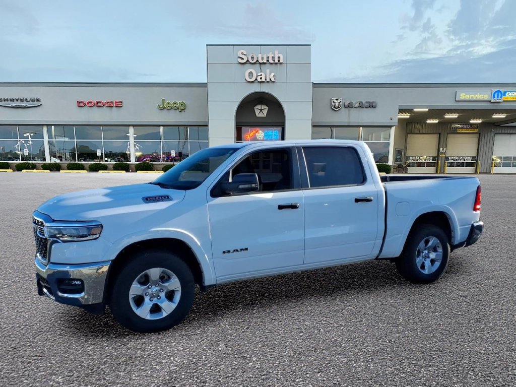 Used 2025 RAM 1500 Big Horn AWD/4WD image 4