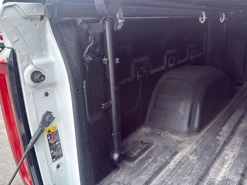 Used 2022 GMC Sierra 1500 SLT w/ X31 Off-Road Package image 6