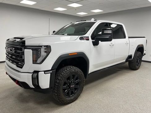 Used 2024 GMC Sierra 3500 AT4 w/ AT4 Premium Plus Package AWD/4WD image 6