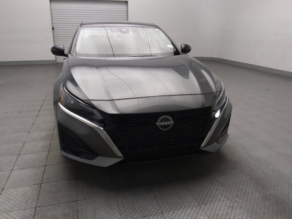 Used 2025 Nissan Altima 2.5 SV AWD/4WD image 14