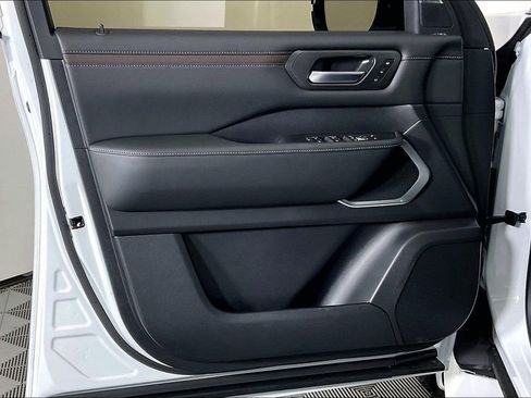 New 2026 Nissan Armada Platinum Reserve image 44