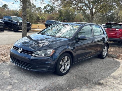 Used 2017 Volkswagen Golf Wolfsburg Edition image 3