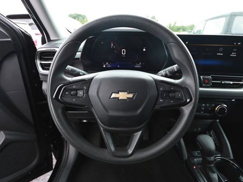 Used 2024 Chevrolet TrailBlazer LT FWD image 11