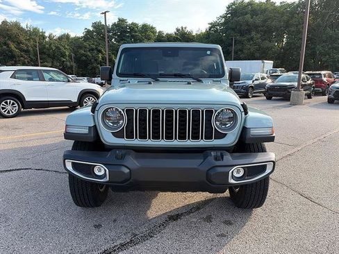 Used 2024 Jeep Wrangler Unlimited Sahara AWD/4WD image 8