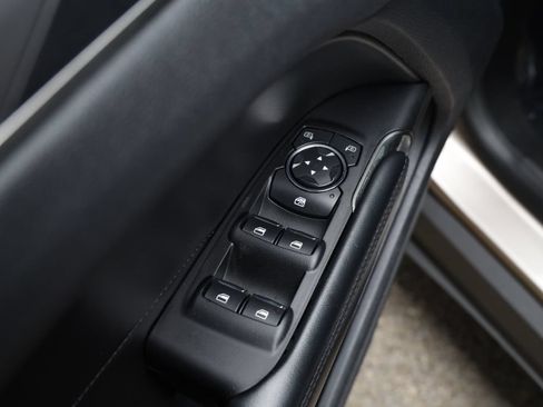 Used 2019 Lincoln MKC Premiere FWD image 11