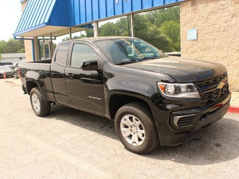 Used 2022 Chevrolet Colorado LT w/ Fleet Safety Package image 2