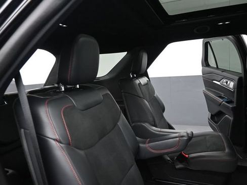 Certified 2025 Ford Explorer ST AWD/4WD image 27