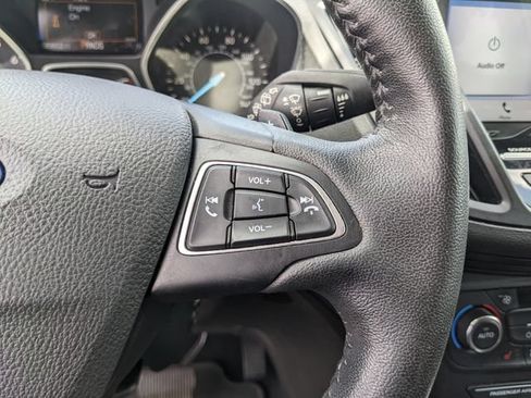 Used 2017 Ford Escape Titanium FWD image 32