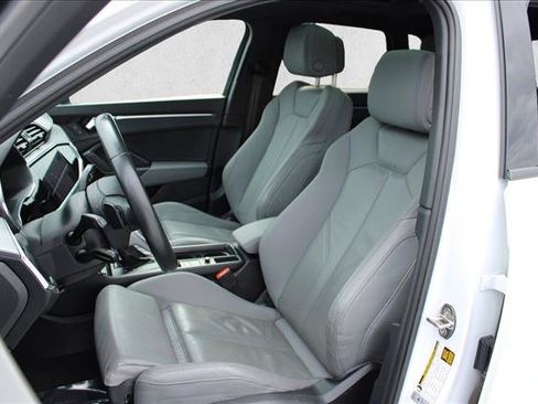 Used 2023 Audi Q3 2.0T Premium Plus w/ Premium Plus Package AWD/4WD image 18