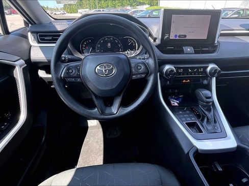 Used 2025 Toyota RAV4 XLE AWD/4WD image 17