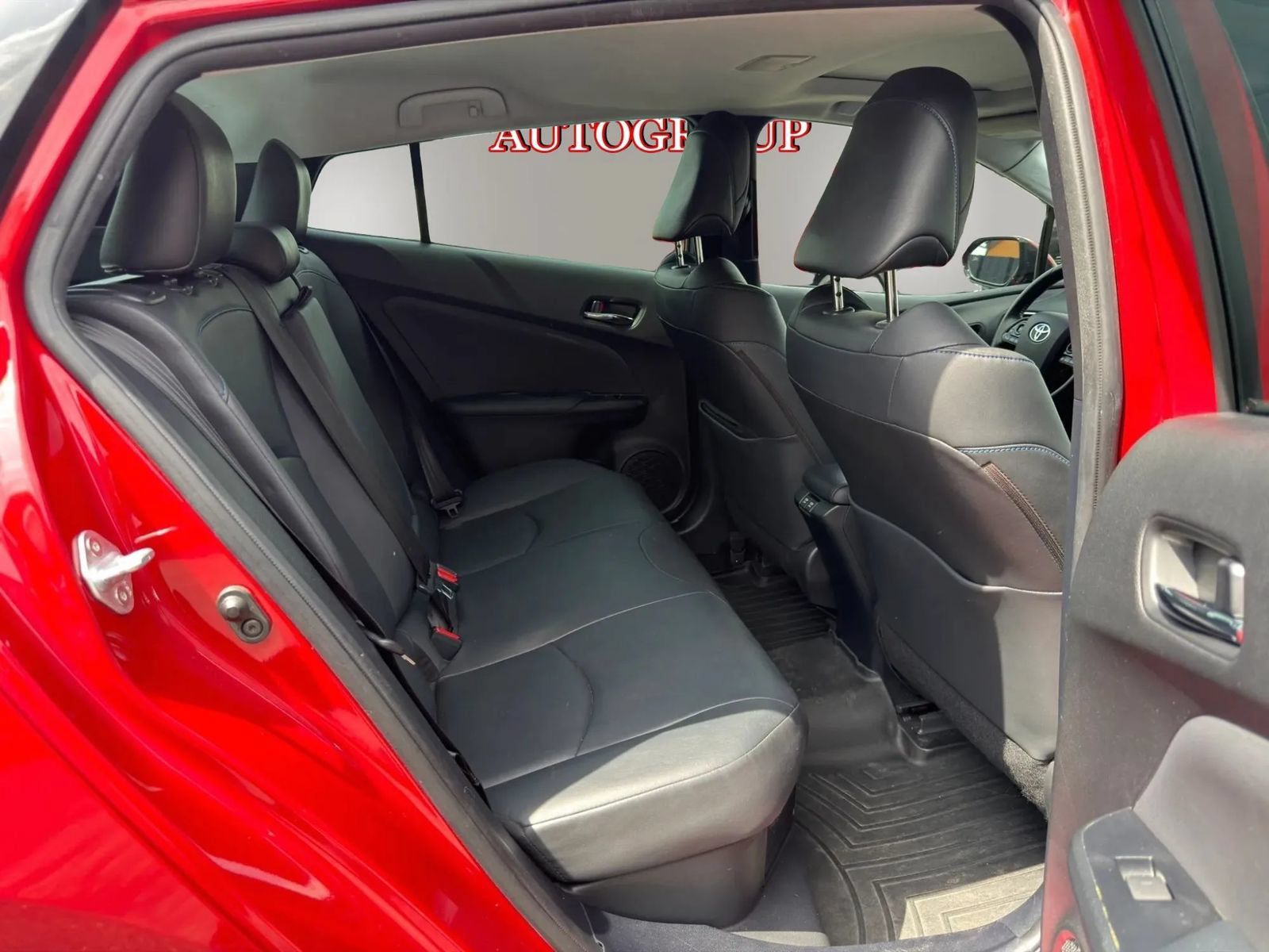 Used 2019 Toyota Prius Limited w/ Premium Convenience Package FWD image 12
