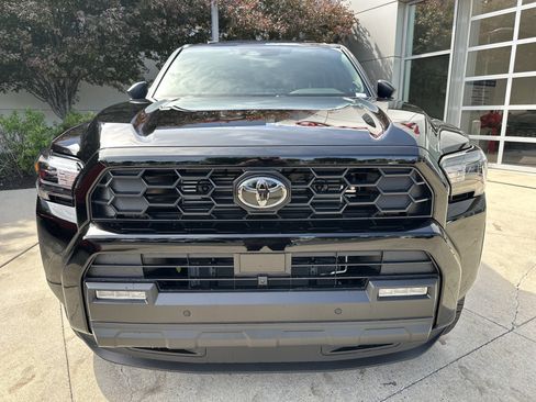 New 2026 Toyota 4Runner TRD Off-Road Premium AWD/4WD image 5